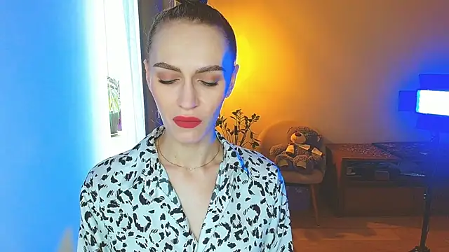 Lady Sunshine  online show from February 18, 2026, 8:11 am