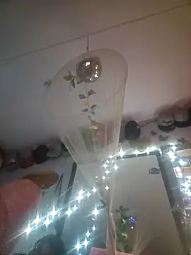 Snapshot of ShysluutGia chatting on September 27, 2025, 9:32 pm ShysluutGia online show from September 27, 2025, 9:32 pm