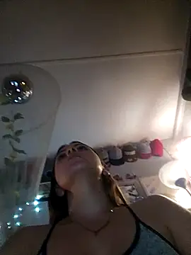 Snapshot of ShysluutGia chatting on September 27, 2025, 9:26 am ShysluutGia online show from September 27, 2025, 9:26 am