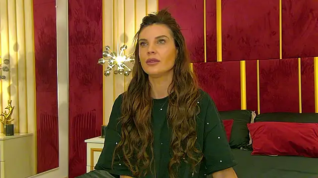 Snapshot of ChloeSins_ chatting on February 14, 2026, 4:45 am ChloeSins online show from February 14, 2026, 4:45 am