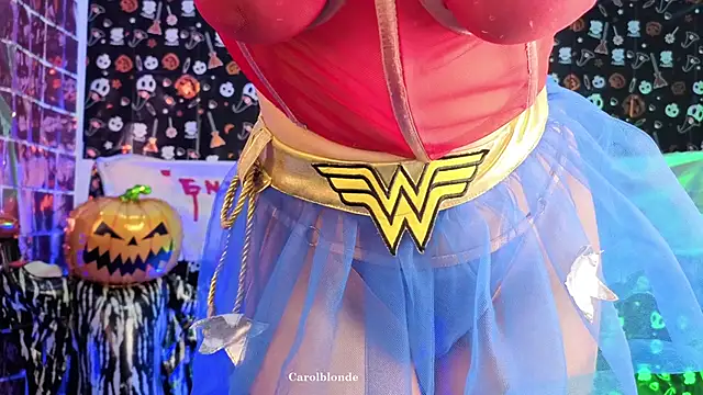 Carolblonde online show from October 31, 2025, 10:27 pm