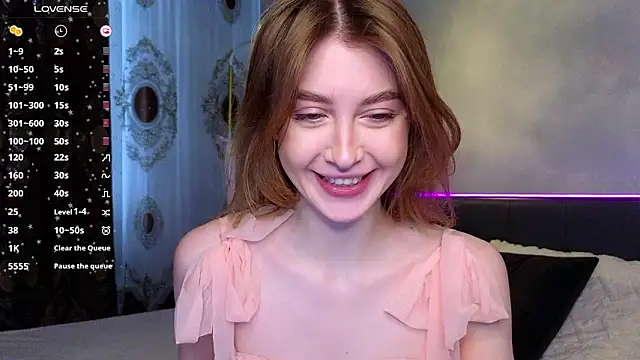 Snapshot of River__Flower chatting on February 9, 2026, 4:10 am River Flower online show from February 9, 2026, 4:10 am