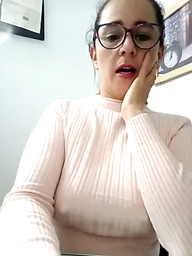 Snapshot of Alanna_11 chatting on February 13, 2025, 2:34 am Alanna 11 online show from February 13, 2025, 2:34 am