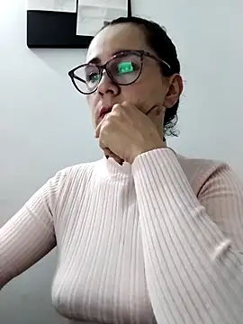 Snapshot of Alanna_11 chatting on February 12, 2025, 11:30 pm Alanna 11 online show from February 12, 2025, 11:30 pm