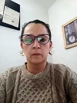 Snapshot of Alanna_11 chatting on February 11, 2025, 10:39 pm Alanna 11 online show from February 11, 2025, 10:39 pm