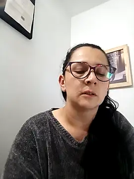 Snapshot of Alanna_11 chatting on March 8, 2025, 4:01 am Alanna 11 online show from March 8, 2025, 4:01 am