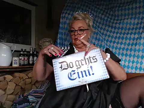 HotSilli152 online show from September 27, 2025, 3:07 pm