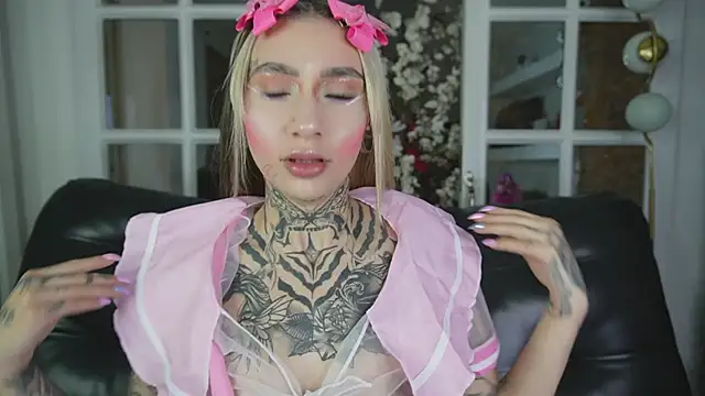 Snapshot of miss___angel chatting on February 23, 2026, 11:00 am miss angel online show from February 23, 2026, 11:00 am