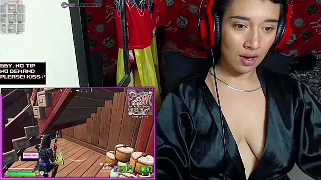 Snapshot of Robin_H00t chatting on March 12, 2025, 2:20 am Robin H00t online show from March 12, 2025, 2:20 am