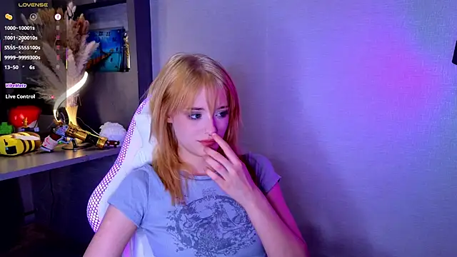 Hisoka akerley online show from September 13, 2025, 5:02 pm