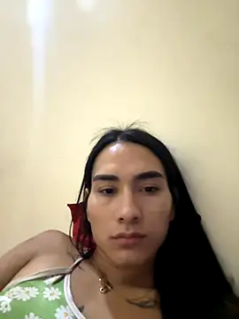 danna alvarez online show from November 3, 2025, 5:45 am