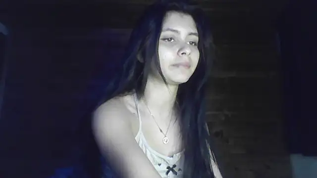Snapshot of CHLOE_ISABELL chatting on May 20, 2026, 11:13 pm CHLOE ISABELL online show from May 20, 2026, 11:13 pm