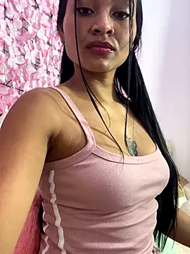 Snapshot of Lynda_Bonnie chatting on October 6, 2025, 11:22 am Lynda Bonnie online show from October 6, 2025, 11:22 am