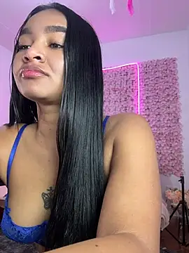 Snapshot of Lynda_Bonnie chatting on June 6, 2026, 4:12 pm Lynda Bonnie online show from June 6, 2026, 4:12 pm