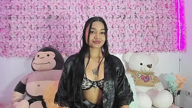 Snapshot of Lynda_Bonnie chatting on November 8, 2025, 1:25 pm Lynda Bonnie online show from November 8, 2025, 1:25 pm