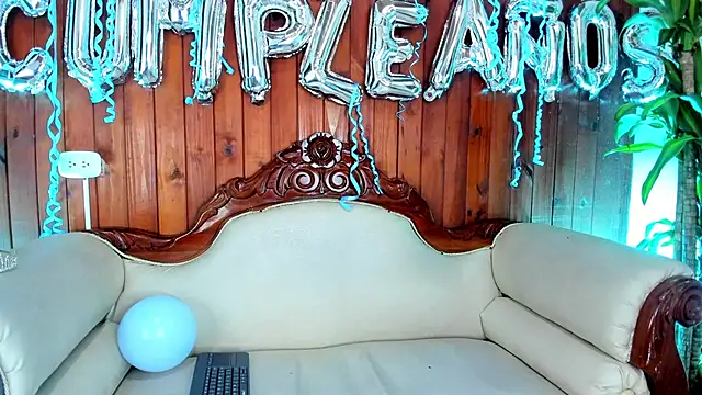 Snapshot of Lynda_Bonnie chatting on September 28, 2025, 2:13 pm Lynda Bonnie online show from September 28, 2025, 2:13 pm