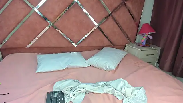  JuliSweet  online show from March 20, 2025, 12:00 pm