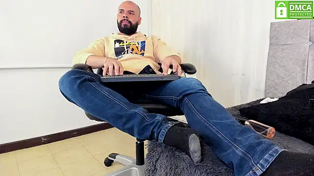 Luke Diaz7 online show from December 20, 2025, 4:37 am