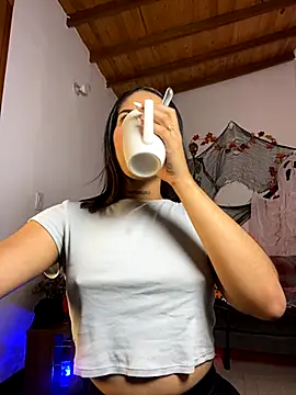 Snapshot of Maryybellax chatting on October 20, 2025, 1:40 am Maryybellax online show from October 20, 2025, 1:40 am