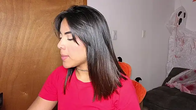 Snapshot of Maryybellax chatting on October 23, 2025, 10:41 pm Maryybellax online show from October 23, 2025, 10:41 pm