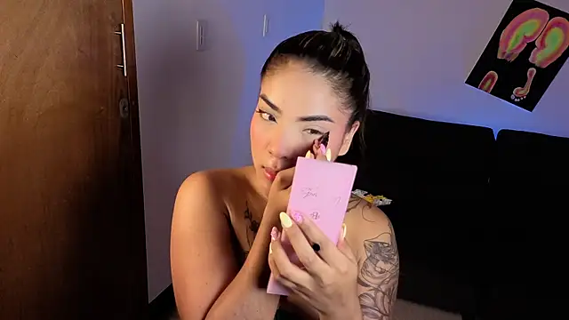 Snapshot of Maryybellax chatting on November 8, 2025, 10:13 pm Maryybellax online show from November 8, 2025, 10:13 pm