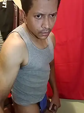 Snapshot of machoactivo1 chatting on October 3, 2025, 7:54 am machoactivo1 online show from October 3, 2025, 7:54 am