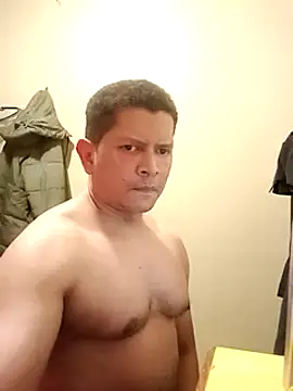 Snapshot of machoactivo1 chatting on February 13, 2025, 2:23 am machoactivo1 online show from February 13, 2025, 2:23 am