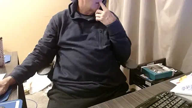 olderandwiser2 online show from November 12, 2025, 5:11 am