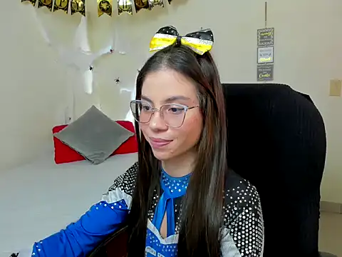 Snapshot of veronicamiller22 chatting on October 28, 2025, 9:03 pm veronicamiller22 online show from October 28, 2025, 9:03 pm