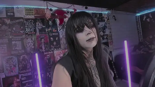 Snapshot of rotten_dreams chatting on April 13, 2026, 11:09 pm rotten dreams online show from April 13, 2026, 11:09 pm