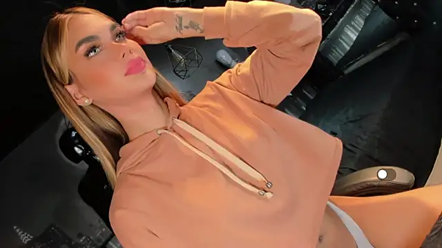 Snapshot of SoySabrinaThebest chatting on March 22, 2025, 2:16 am SoySabrinaThebest online show from March 22, 2025, 2:16 am