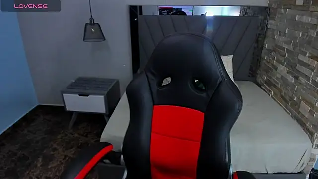 MELINAMARTINS online show from January 15, 2026, 7:28 pm