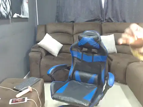 mchissexx online show from September 23, 2025, 11:28 am