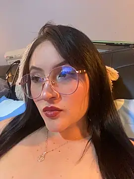 Snapshot of ValentinaOrtiz3 chatting on October 1, 2025, 3:11 am ValentinaOrtiz3 online show from October 1, 2025, 3:11 am