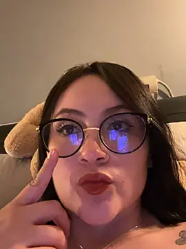 Snapshot of ValentinaOrtiz3 chatting on April 22, 2026, 2:40 am ValentinaOrtiz3 online show from April 22, 2026, 2:40 am