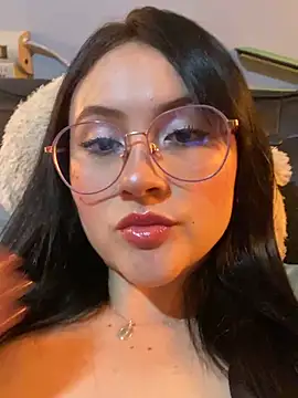 Snapshot of ValentinaOrtiz3 chatting on September 29, 2025, 12:28 am ValentinaOrtiz3 online show from September 29, 2025, 12:28 am