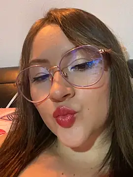 Snapshot of ValentinaOrtiz3 chatting on March 7, 2025, 12:58 am ValentinaOrtiz3 online show from March 7, 2025, 12:58 am