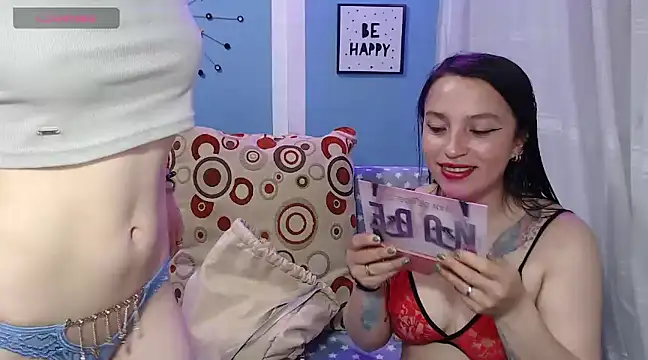 Snapshot of Esmerraldaa_mia chatting on March 1, 2025, 1:07 pm Esmerraldaa mia online show from March 1, 2025, 1:07 pm