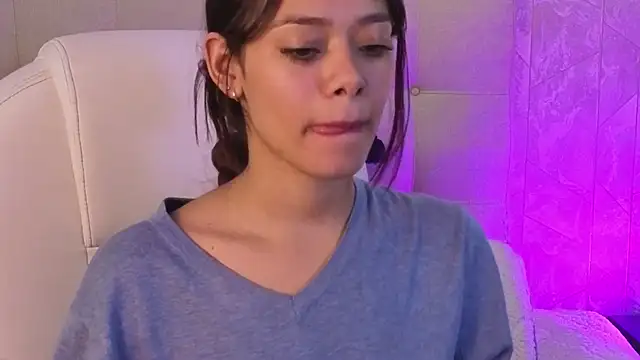 Snapshot of sara_sharma_ chatting on October 6, 2025, 4:02 am sara sharma online show from October 6, 2025, 4:02 am