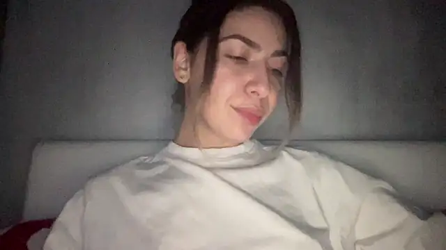 sarrah rossy online show from December 2, 2025, 10:33 pm