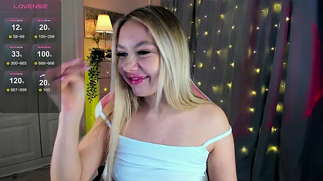 Snapshot of _Loneve__ chatting on March 13, 2025, 10:32 pm Loneve online show from March 13, 2025, 10:32 pm