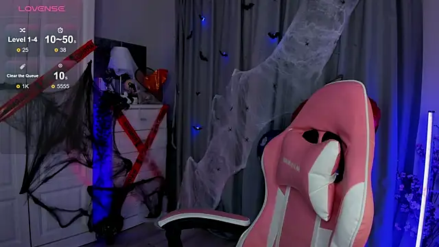 Snapshot of _Loneve__ chatting on October 15, 2025, 2:47 pm Loneve online show from October 15, 2025, 2:47 pm