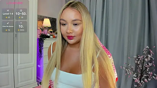 Snapshot of _Loneve__ chatting on September 20, 2025, 2:11 pm Loneve online show from September 20, 2025, 2:11 pm