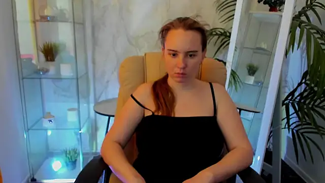 Snapshot of Lika_0ne chatting on May 29, 2026, 12:00 pm Lika 0ne online show from May 29, 2026, 12:00 pm