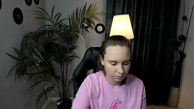 Lika 0ne online show from December 4, 2025, 12:04 pm