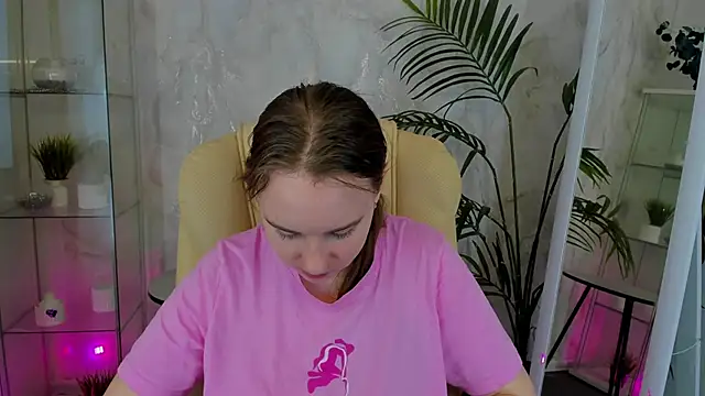 Lika 0ne online show from April 17, 2026, 11:02 am