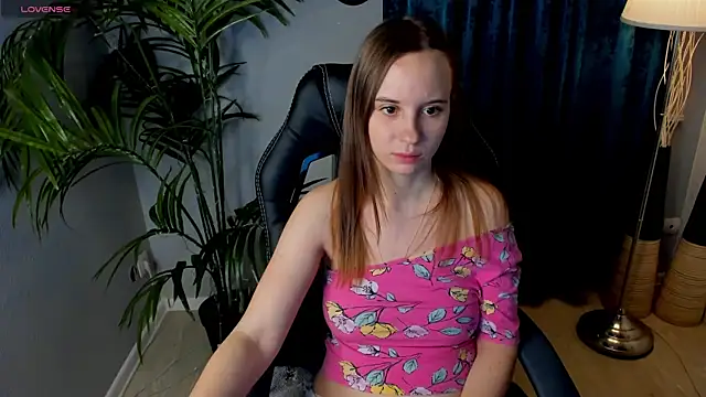 Snapshot of Lika_0ne chatting on March 21, 2025, 12:28 pm Lika 0ne online show from March 21, 2025, 12:28 pm