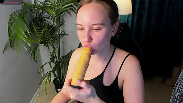 Snapshot of Lika_0ne chatting on February 27, 2025, 4:21 pm Lika 0ne online show from February 27, 2025, 4:21 pm