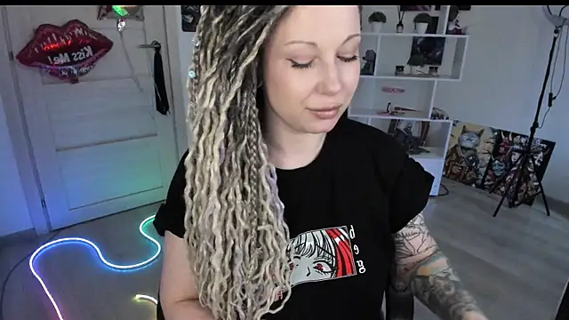 HoneySallyMoore online show from April 18, 2026, 9:00 am