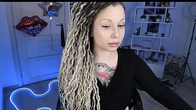 HoneySallyMoore online show from February 18, 2026, 2:57 pm